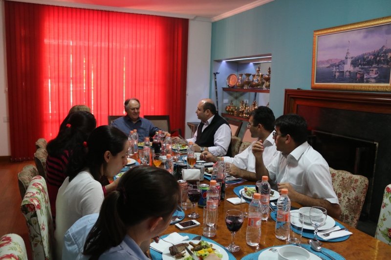 Senador Cristovam Buarque se reúne com a comunidade turca e faz lançamento de seu livro no CCBT em São Paulo
