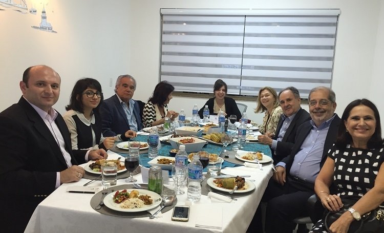Senador Cristovam Buarque visita o CCBT em Brasília com um grupo de seus amigos
