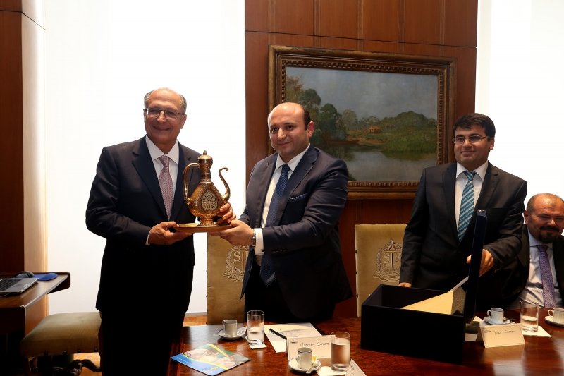 CCBT e outras instituições das iniciativas da Turquia no Brasil visitam o Governador Geraldo Alckmin