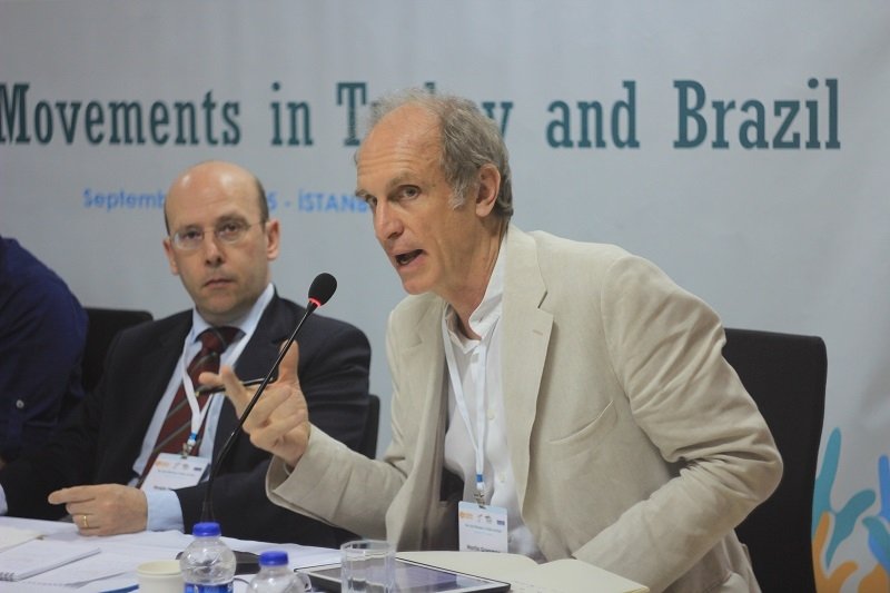 Os acadêmicos Sergio Fausto do iFHC, Martin Grossmann do IEA/USP e o jornalista Lourival Santana viajam à Turquia a convite do CCBT