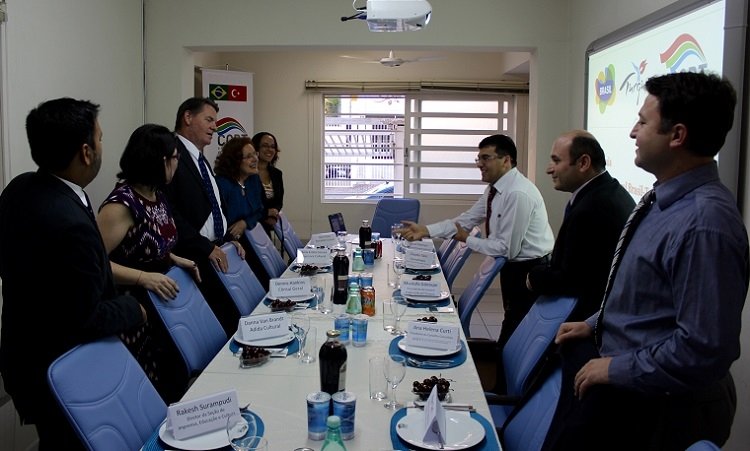 Cônsul Geral dos EUA em São Paulo, Dennis Hankins e sua equipe são recebidos pela diretoria do CCBT