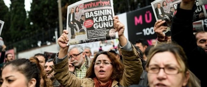 Erdogan está em guerra contra os jornais: “Vão pagar caro”