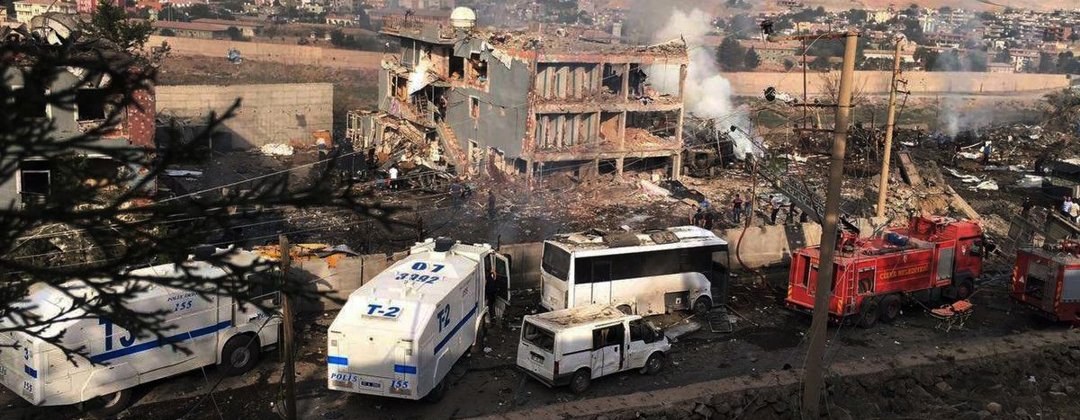 Condenamos o ataque terrorista em Cizre, Turquia