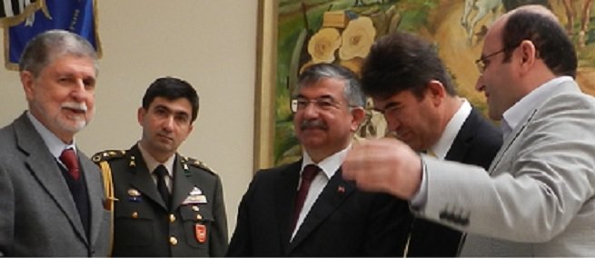 Com Ministros Celso Amorim e Ismet Yilmaz